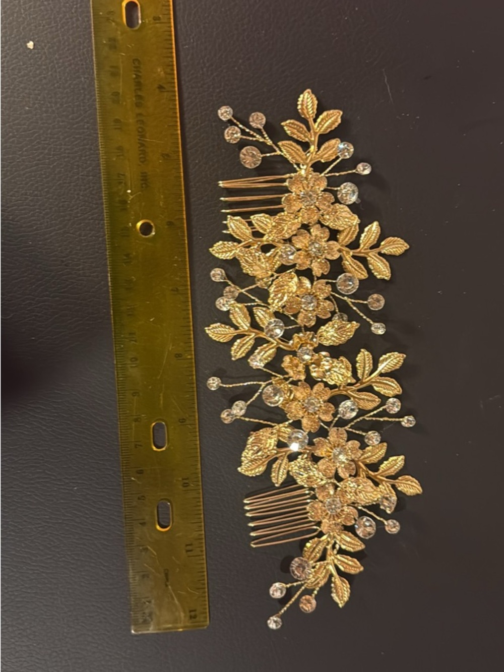 Gold Floral Hair Comb - Elegant Women’s Hair Accessory